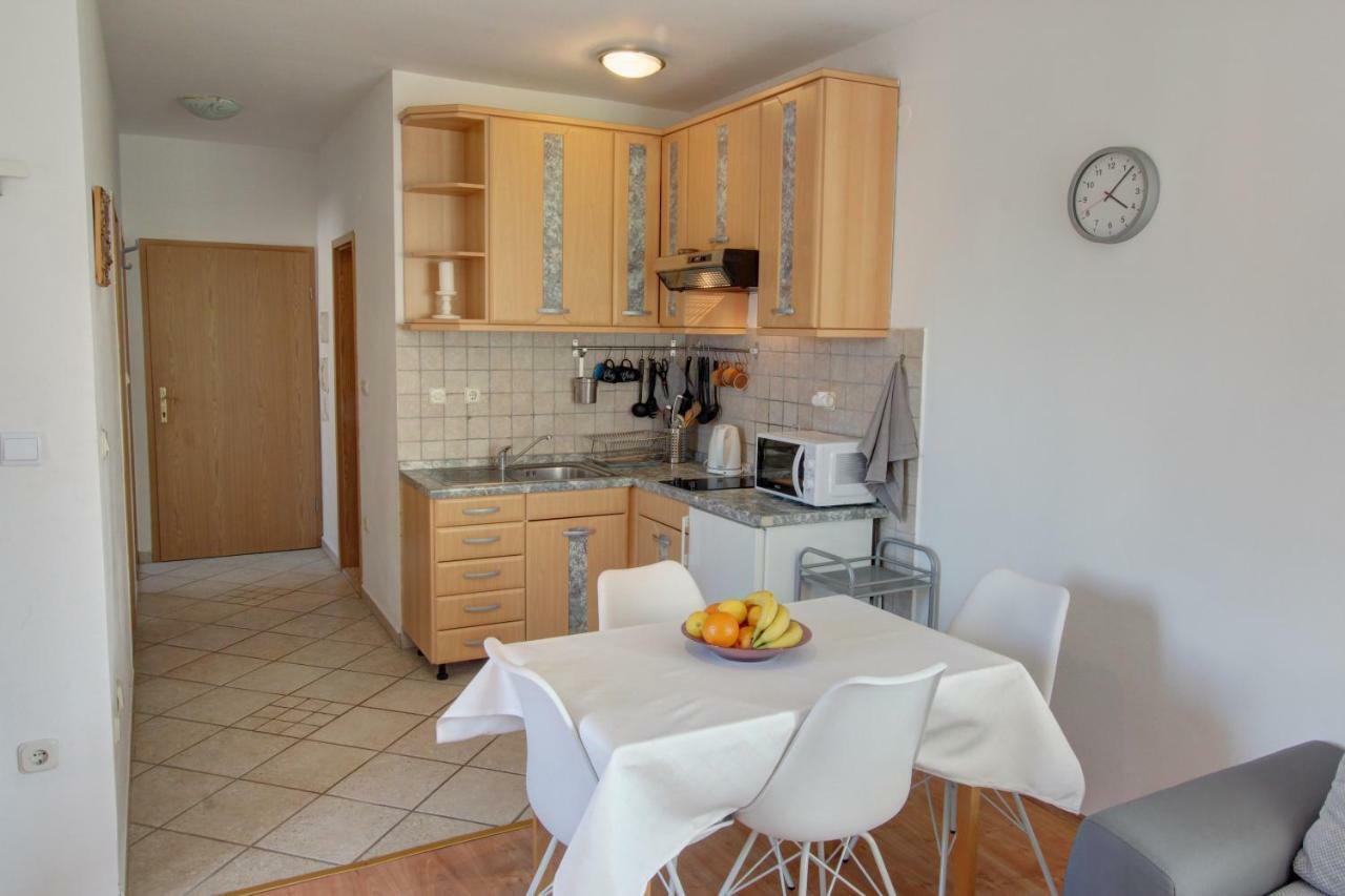 Apartman Пула Екстериор снимка