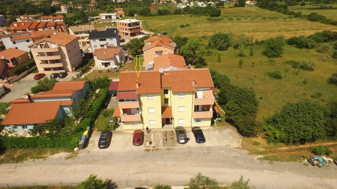 Apartman Пула Екстериор снимка